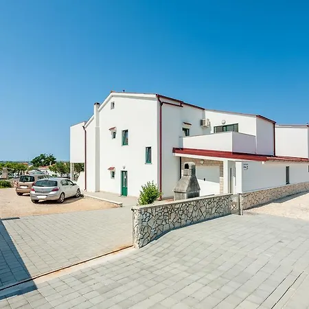 Ultima Apartman *