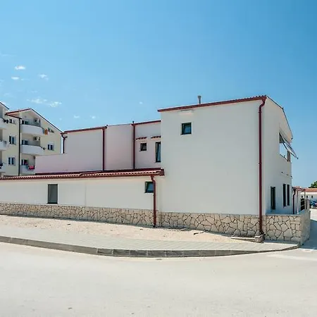 Ultima Apartman *