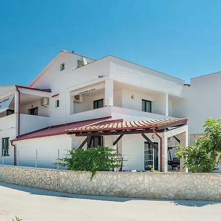 Apartman Ultima *