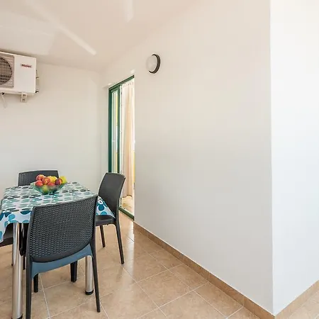 Ultima Apartman Povljana