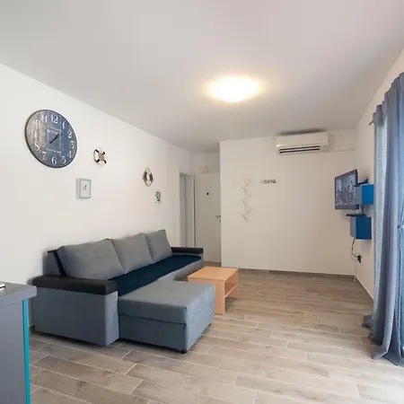 Ultima Apartman Povljana