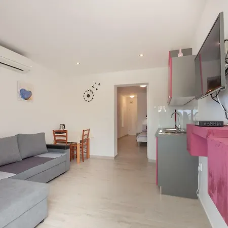Ultima Apartman Povljana