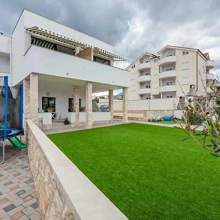 Ultima Apartman Povljana