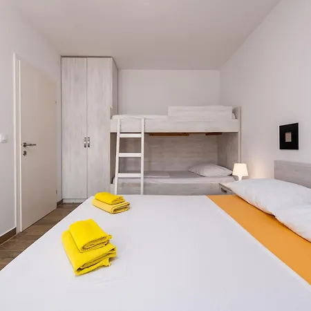 Ultima Apartment Povljana
