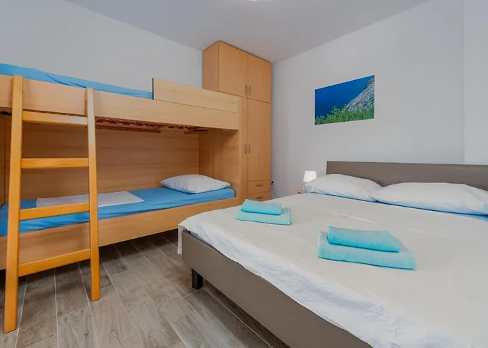 Apartment Ultima Povljana