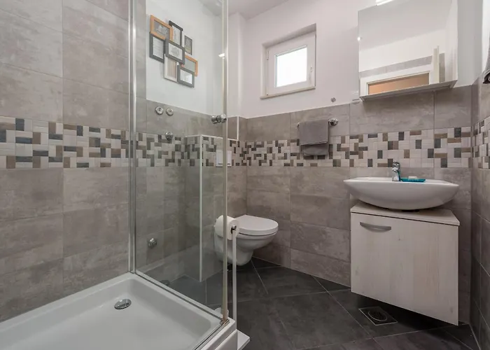 Ultima Apartment *
