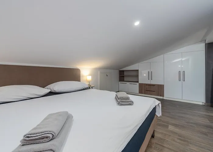 Ultima Apartment